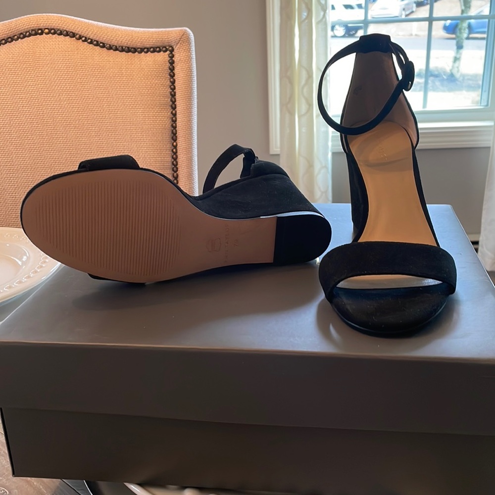 Ann Taylor wedge Sandle
